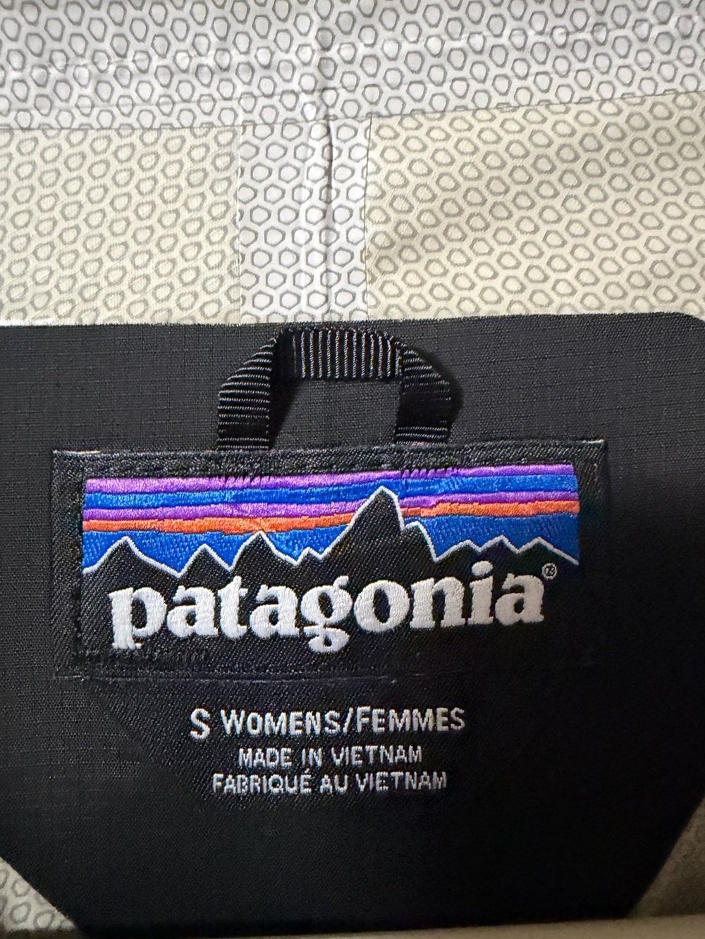 Patagonia Women's Torrentshell 3L Rain Parka - Picture 5 of 11